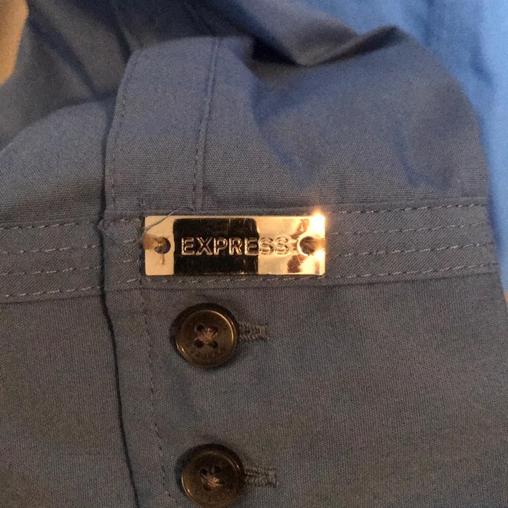 Button down - Picture 3 of 3